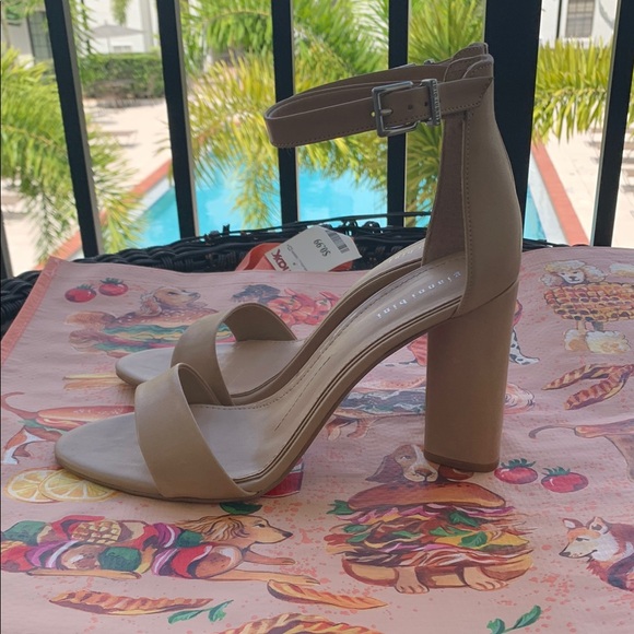 Gianni Bini Tan Heels Minimalist Design - Picture 3 of 7